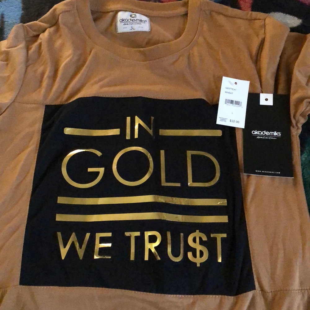 A brand new unworn akademiks